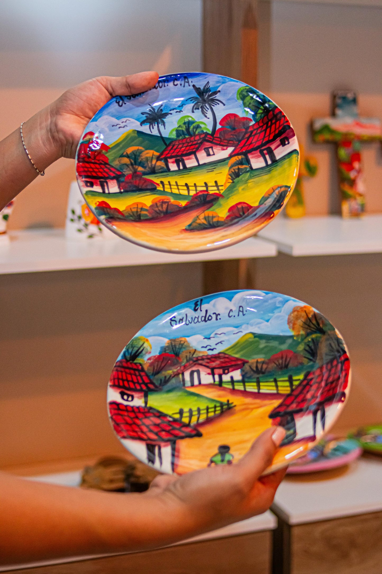 Plato de cerámica con paisaje