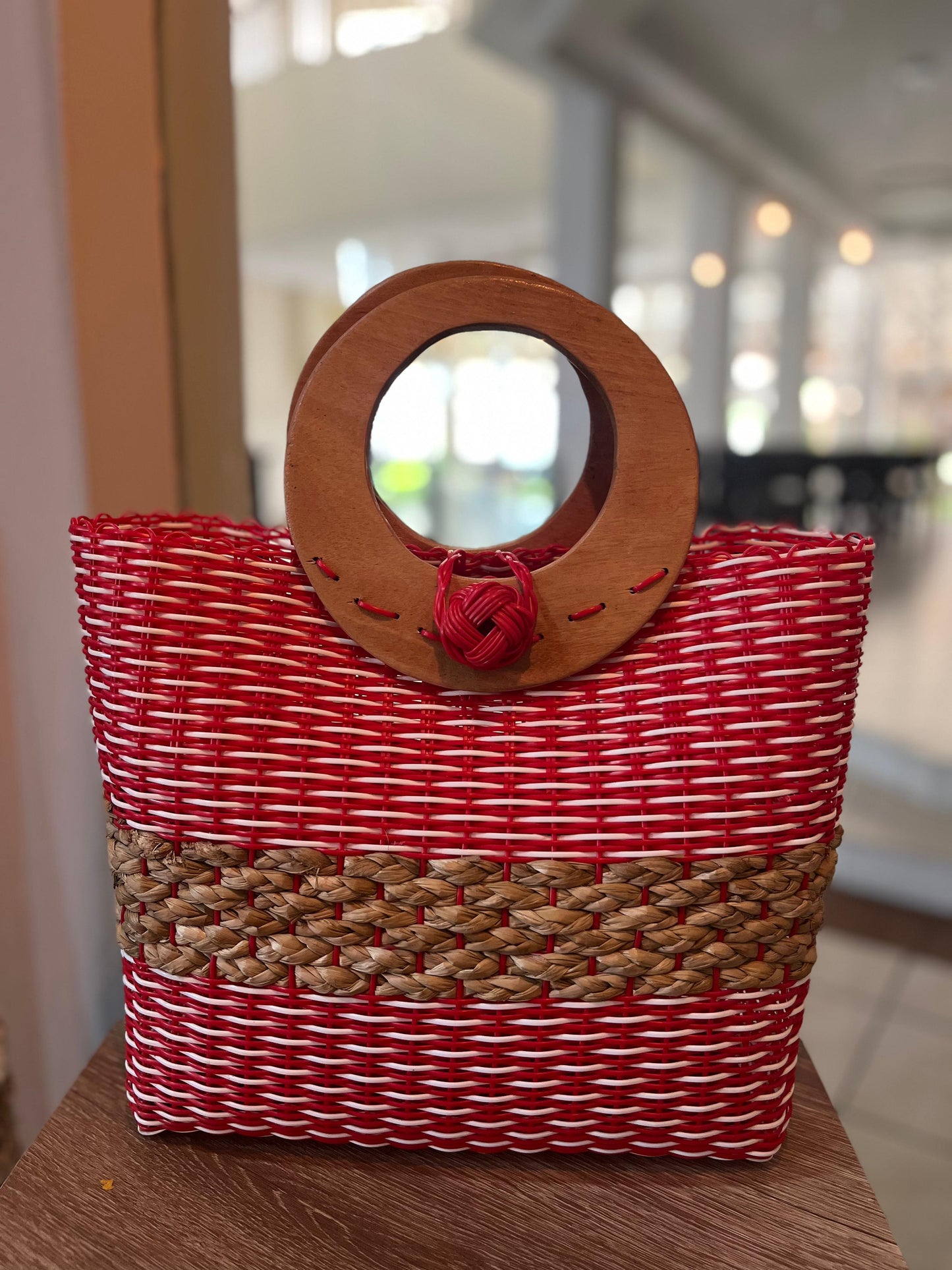 Cartera artesanal grande con aro de madera