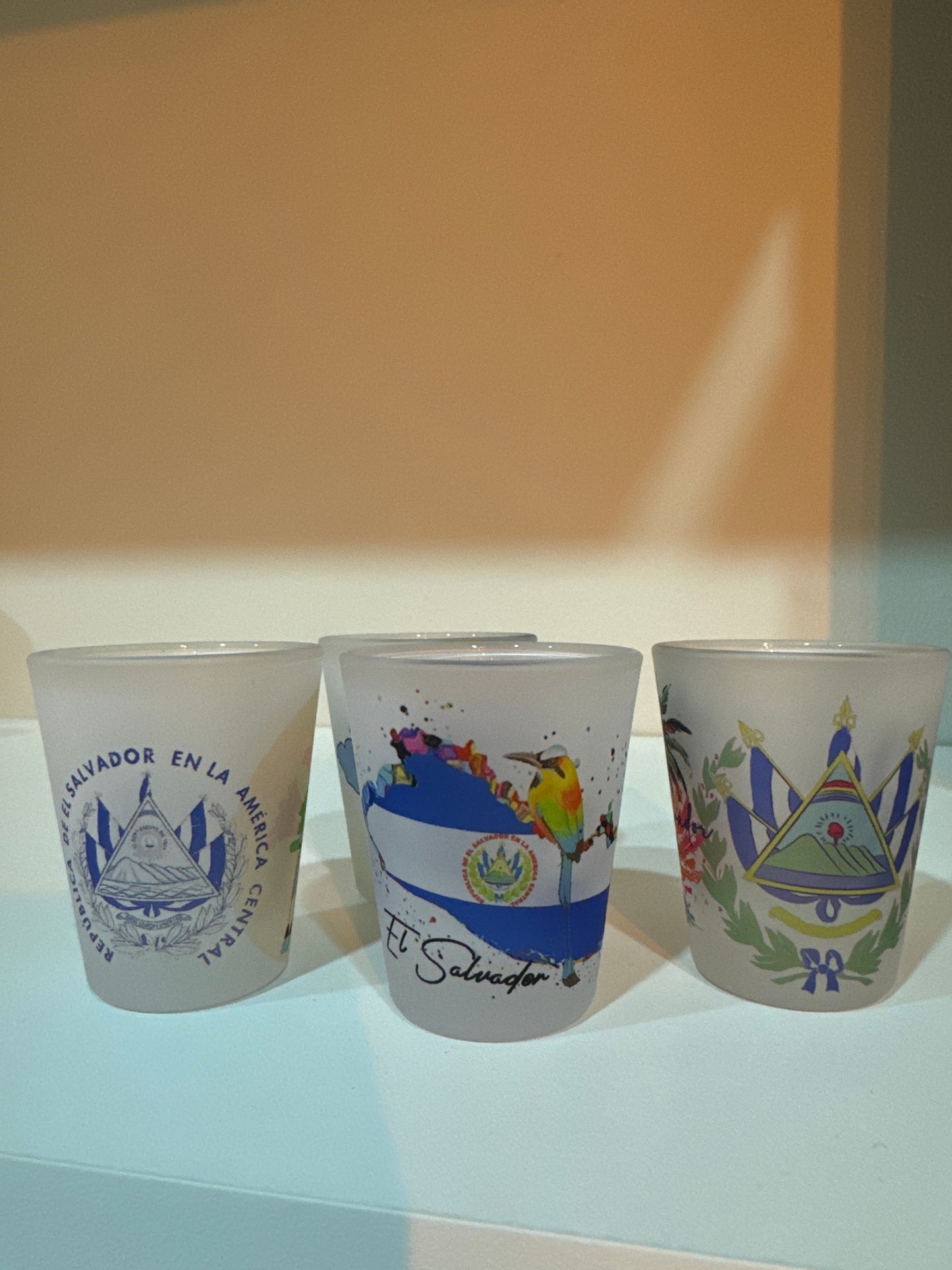 Vaso tequilero de distintos diseños