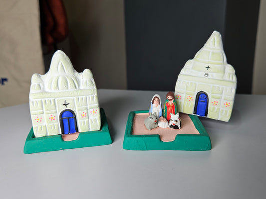 Iglesias miniatura con nacimiento