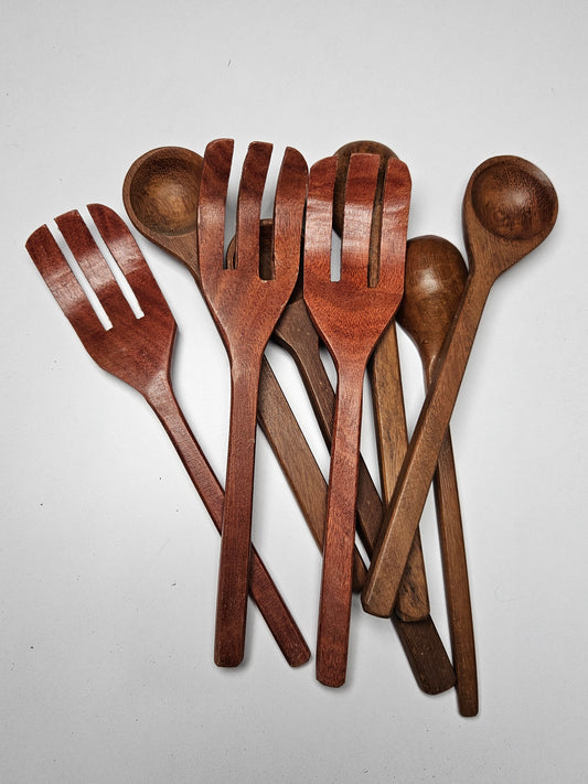 Cucharitas y tenedores de madera