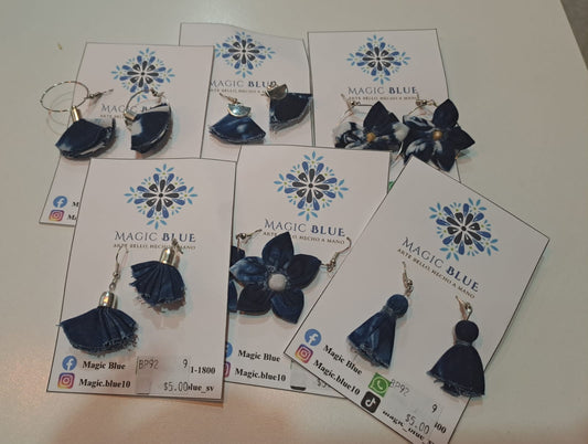 Pares de aretes Magic Blue