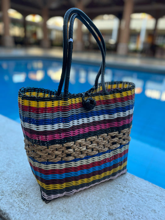 Cesta Playera Mediana con detalle de mimbre