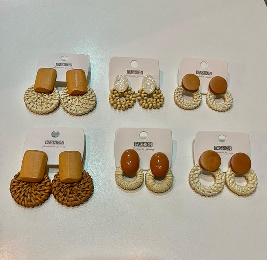 Pares de aretes artesanales